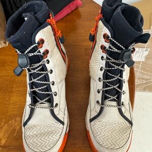 Helly Hansen Helly Tech waterproof primaloft mid cut hiking boots size 8